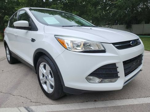 Used 2016 Ford Escape SE FWD image 1