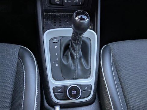 Certified 2023 Hyundai Venue Limited w/ Cargo Package image 13