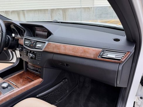 Used 2013 Mercedes-Benz E 350 Sedan image 26