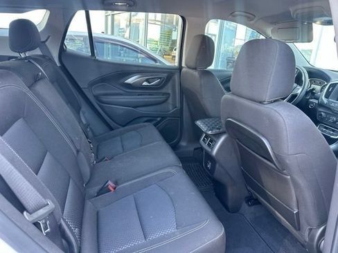 Used 2024 GMC Terrain SLE w/ Driver Convenience Package FWD image 14