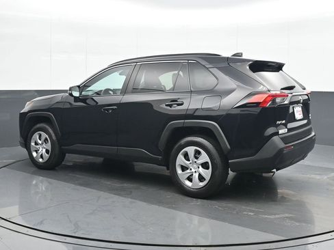 Used 2019 Toyota RAV4 LE image 4