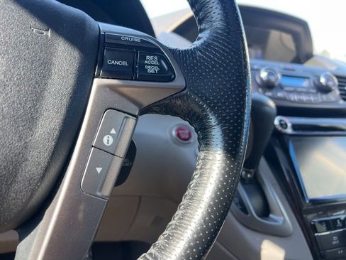 Used 2015 Honda Odyssey Touring Elite image 18