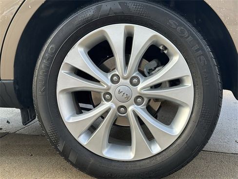 Used 2015 Kia Soul + image 8