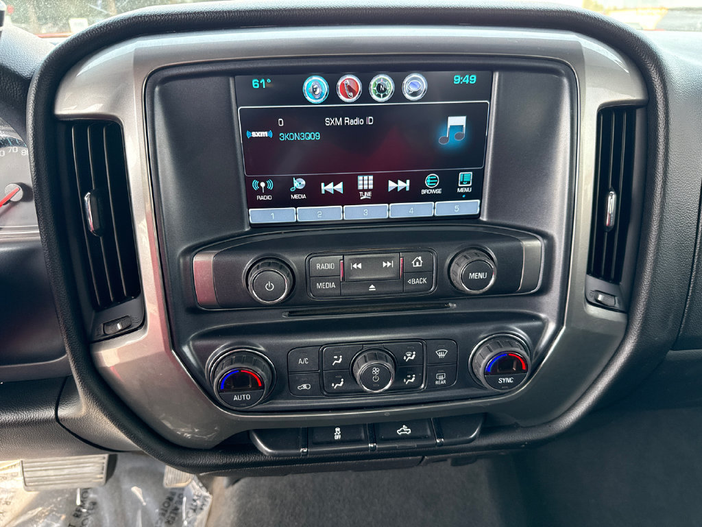 Used 2018 Chevrolet Silverado 1500 LT w/ All Star Edition AWD/4WD image 28
