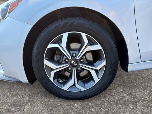Used 2021 Kia Forte LXS FWD image 14