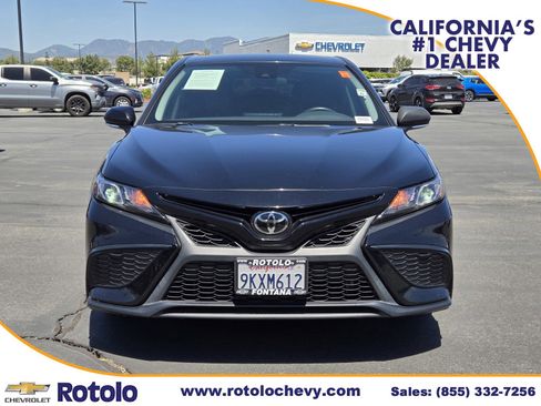 Used 2024 Toyota Camry SE w/ Blackout Package (TMS) FWD image 2