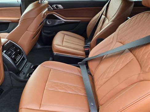 New 2026 BMW X7 M60i image 32