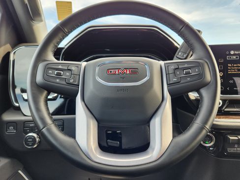 Used 2025 GMC Sierra 1500 SLE w/ Preferred Package AWD/4WD image 21