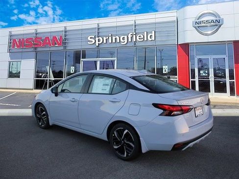 New 2025 Nissan Versa SR w/ Trunk Package image 4