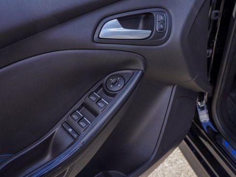 Used 2017 Ford Focus RS image 16