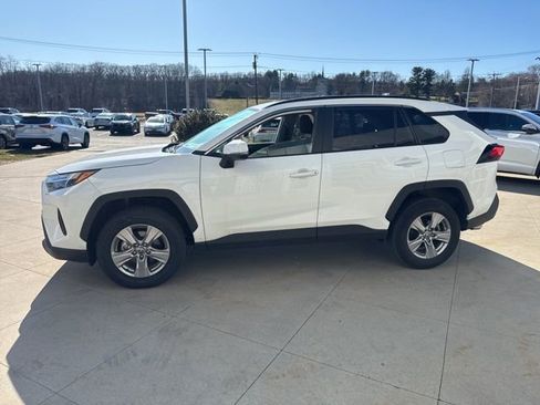 Used 2025 Toyota RAV4 XLE image 5