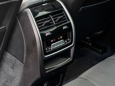 Used 2021 BMW X5 xDrive40i w/ M Sport Package image 19