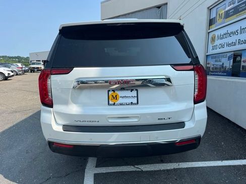 Used 2023 GMC Yukon XL SLT w/ SLT Premium Package AWD/4WD image 4