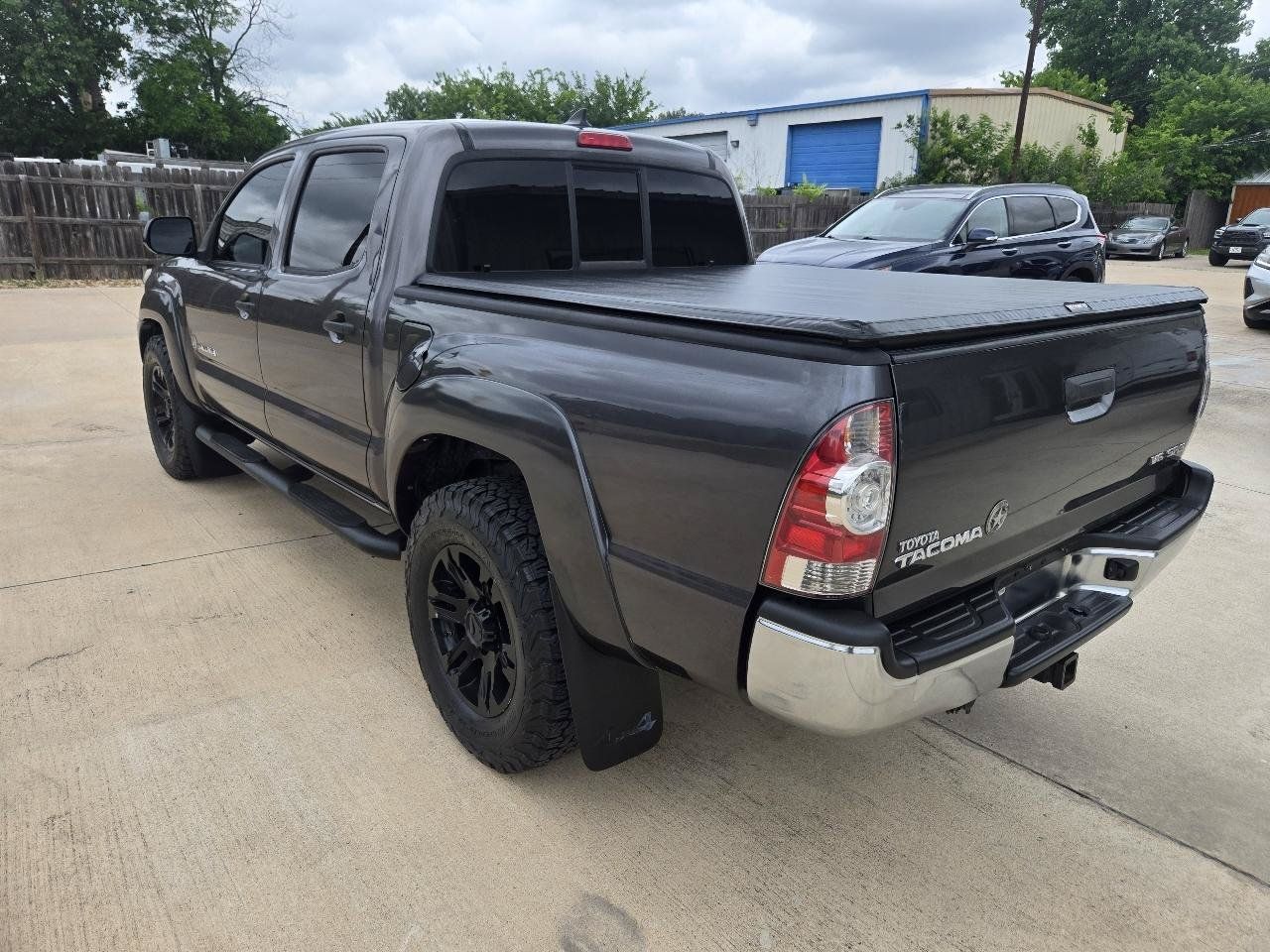 Used 2015 Toyota Tacoma 4x4 Double Cab w/ SR5 Package image 6