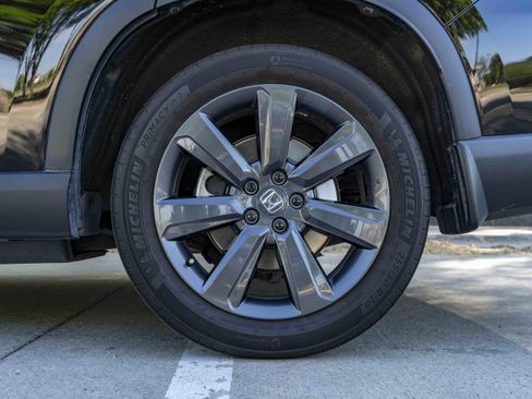 Used 2025 Honda Pilot Sport image 15