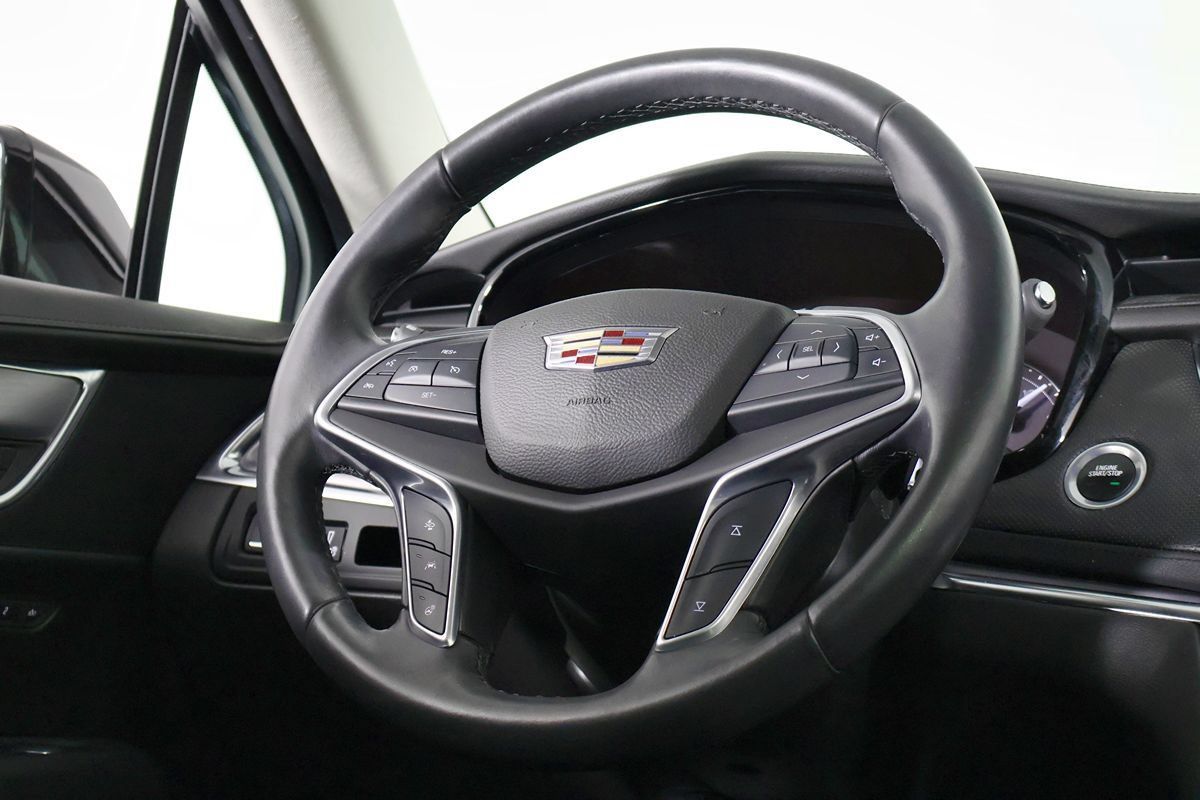 Used 2017 Cadillac XT5 Luxury w/ Driver Awareness Package AWD/4WD image 31