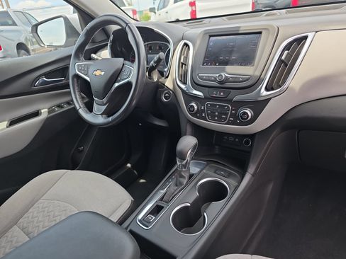 Used 2022 Chevrolet Equinox LT w/ Driver Convenience Package FWD image 16