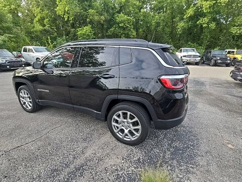 Used 2022 Jeep Compass Latitude AWD/4WD image 4