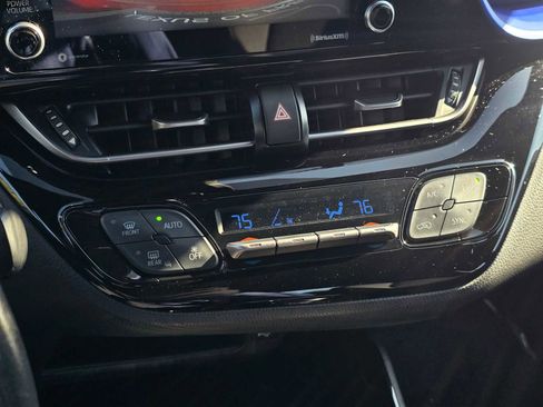 Used 2021 Toyota C-HR XLE image 28