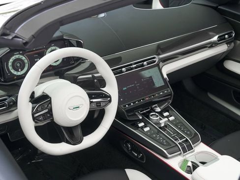 New 2026 Aston Martin Vanquish Volante image 43