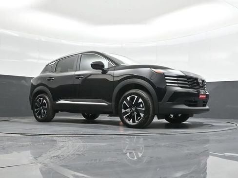 Used 2025 Nissan Kicks SV w/ SV Premium Package AWD/4WD image 29