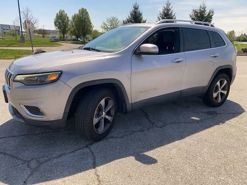 Used 2019 Jeep Cherokee Limited image 12