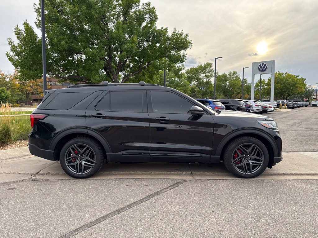 Used 2025 Ford Explorer ST AWD/4WD image 6