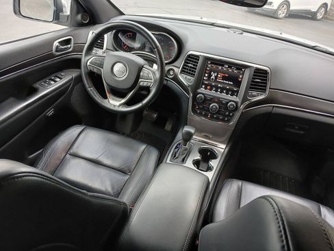 Used 2018 Jeep Grand Cherokee Limited AWD/4WD image 6