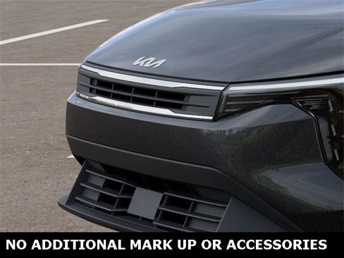 New 2025 Kia K4 LXS image 12