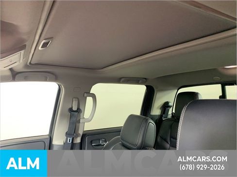 Used 2023 Nissan Frontier SV w/ SV Premium Package image 22