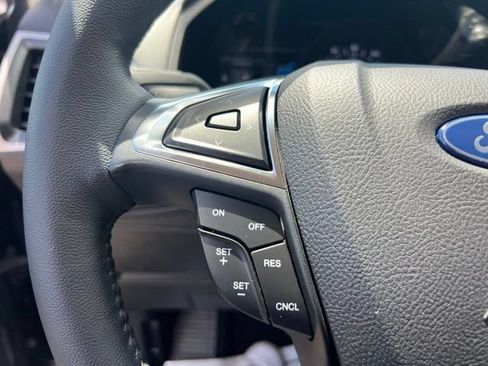 Certified 2024 Ford Edge SEL w/ Convenience Package AWD/4WD image 9