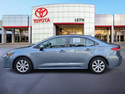 Used 2022 Toyota Corolla LE image 8
