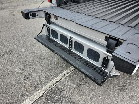 Used 2019 GMC Sierra 1500 SLT w/ SLT Premium Package AWD/4WD image 13