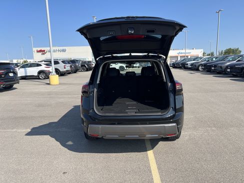 Used 2024 Nissan Rogue SL image 22