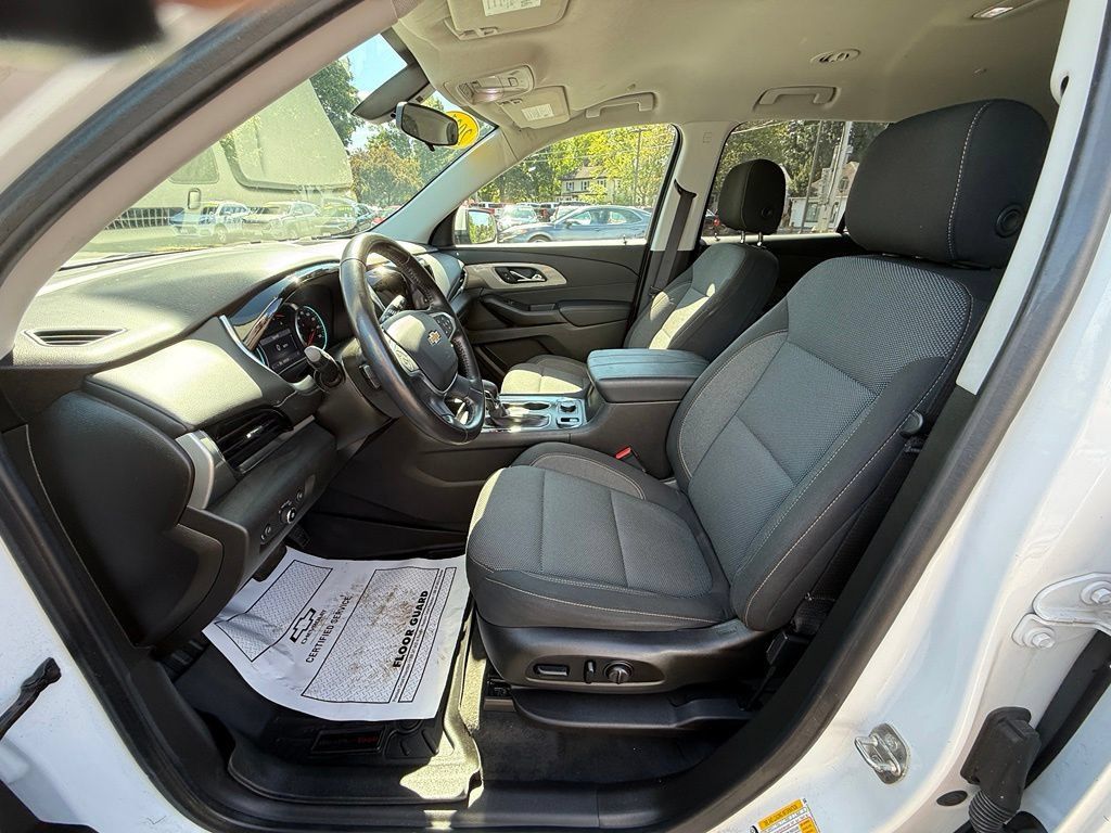 Used 2021 Chevrolet Traverse LT AWD/4WD image 18