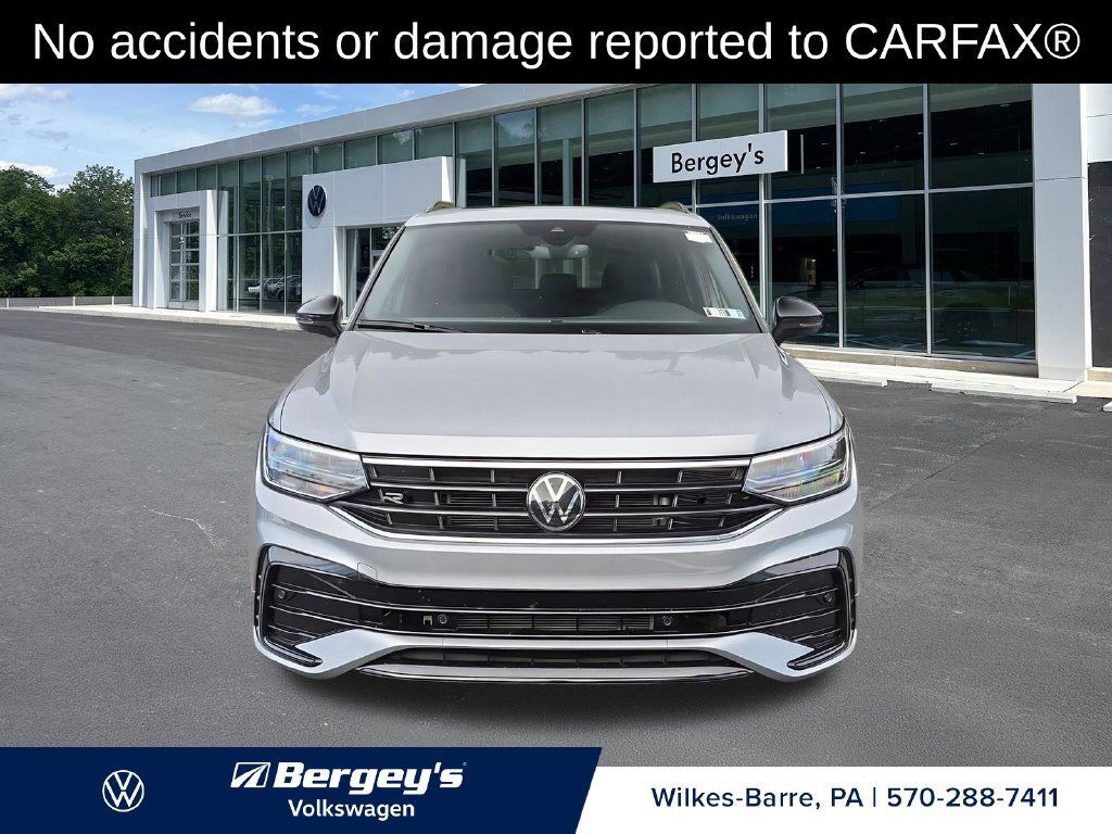 Certified 2024 Volkswagen Tiguan SE R-Line AWD/4WD image 2