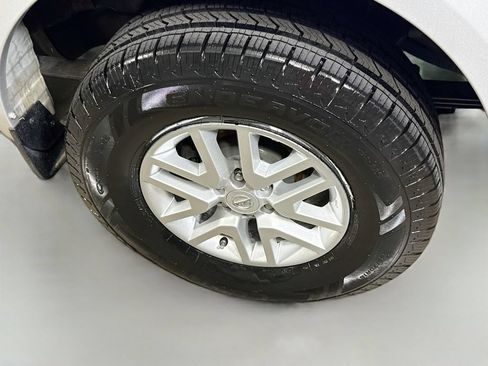 Used 2016 Nissan Frontier SV AWD/4WD image 27