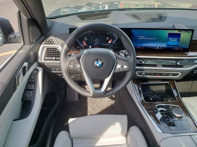 Used 2026 BMW X5 xDrive40i AWD/4WD image 17