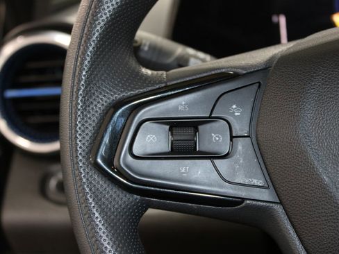 Used 2025 Chevrolet Trax LT image 28