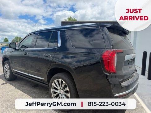 Used 2021 GMC Yukon Denali w/ Denali Premium Package AWD/4WD image 3