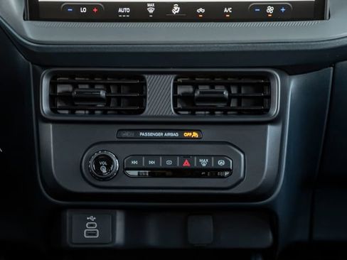 Used 2026 Ford Maverick XL AWD/4WD image 25