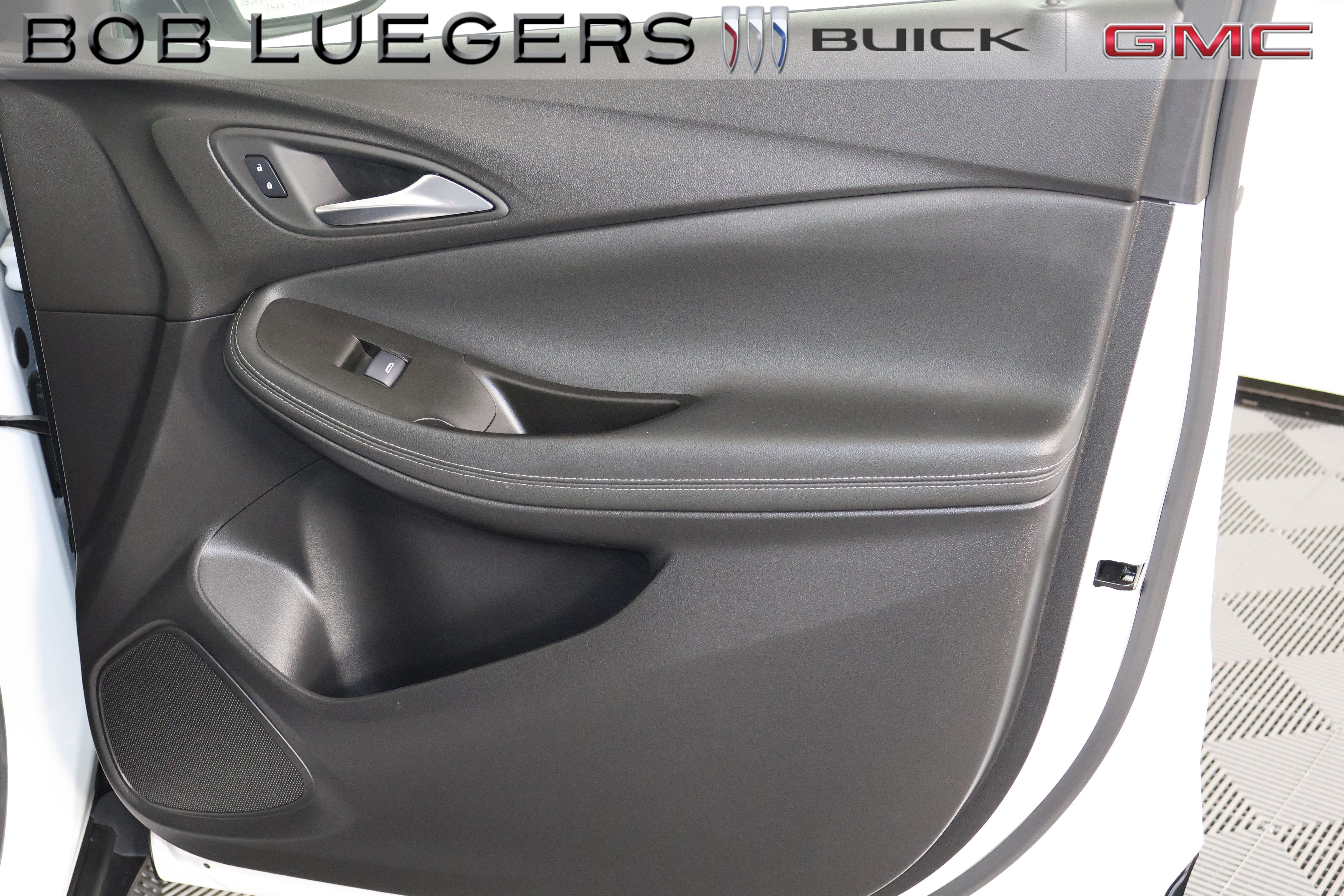 Certified 2024 Buick Encore GX Preferred w/ Comfort Package FWD image 17