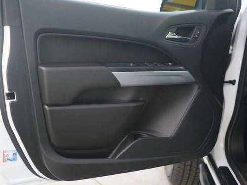 Used 2022 Chevrolet Colorado ZR2 image 17