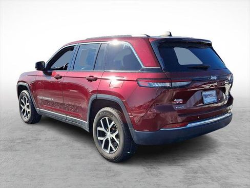 Certified 2024 Jeep Grand Cherokee Limited image 3