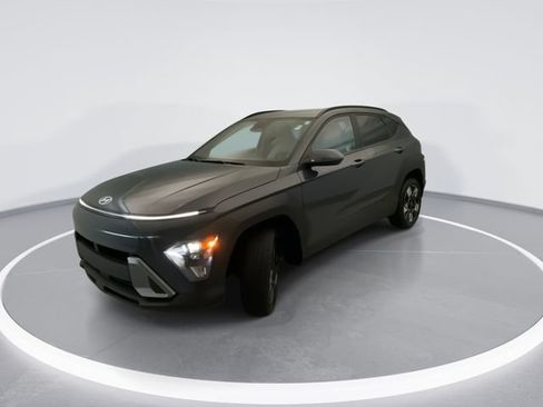 Used 2024 Hyundai Kona SEL AWD/4WD image 2