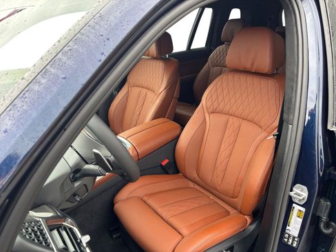 New 2026 BMW X7 M60i image 21