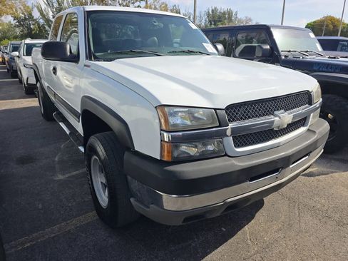 Used 2004 Chevrolet Silverado 2500 LS w/ Heavy-Duty Power Package image 2