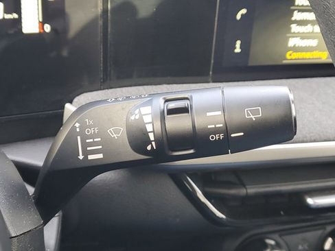 Certified 2025 Nissan Kicks SV image 12