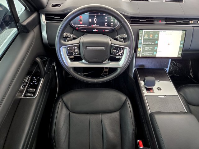 Used 2025 Land Rover Range Rover Long Wheelbase SE AWD/4WD image 14