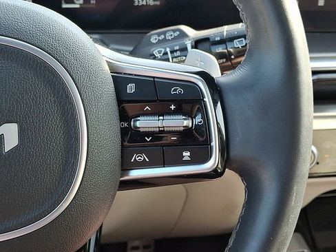 Used 2025 Kia Sorento SX Prestige image 24